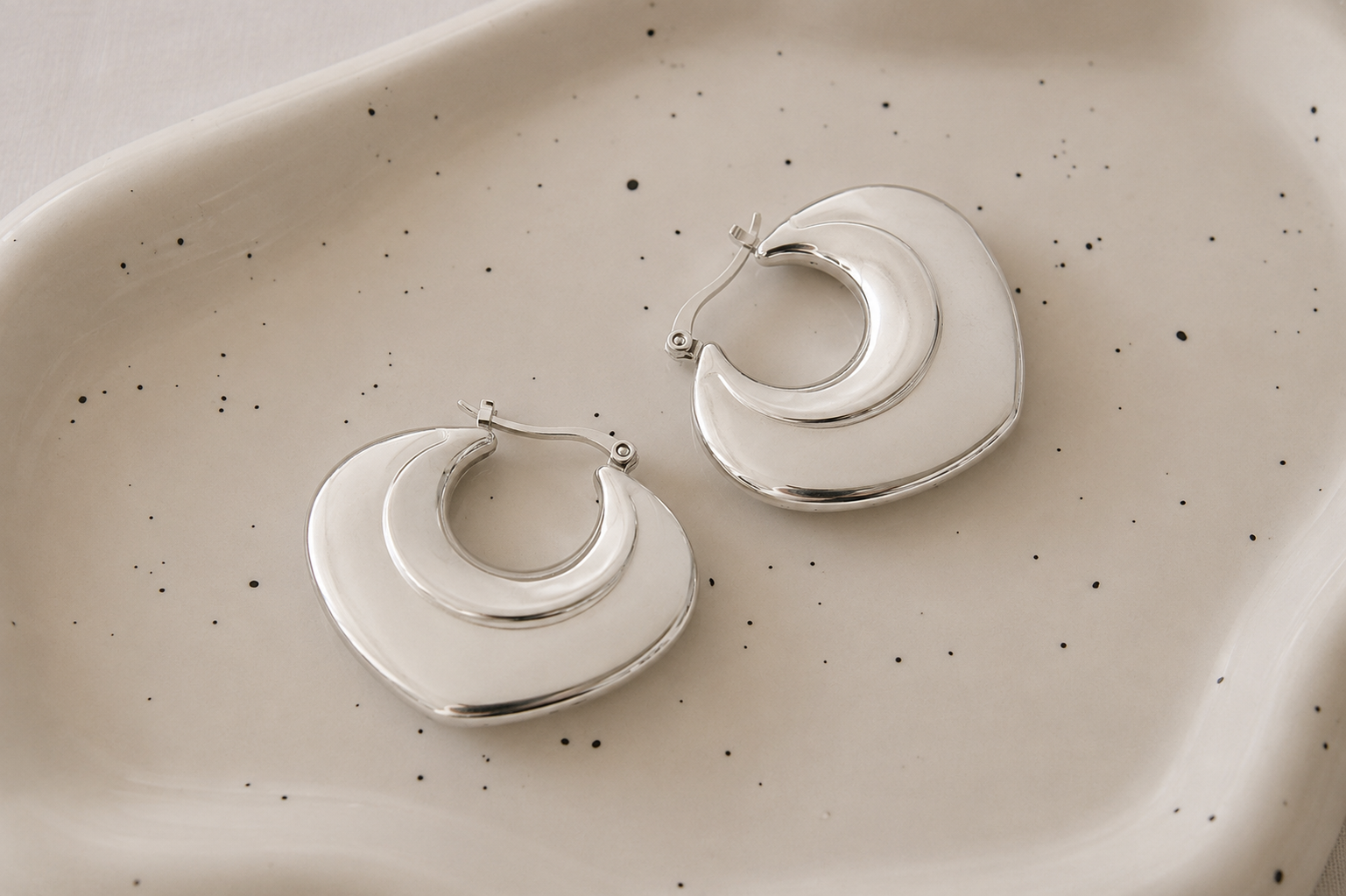 Schione Jasmine Silver